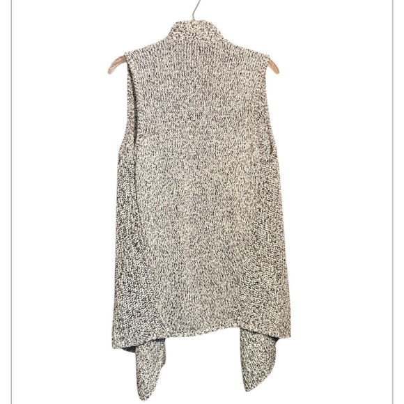 Jones, New York Neutral colors Open Front Sweater Vest size medium - Picture 2 of 4